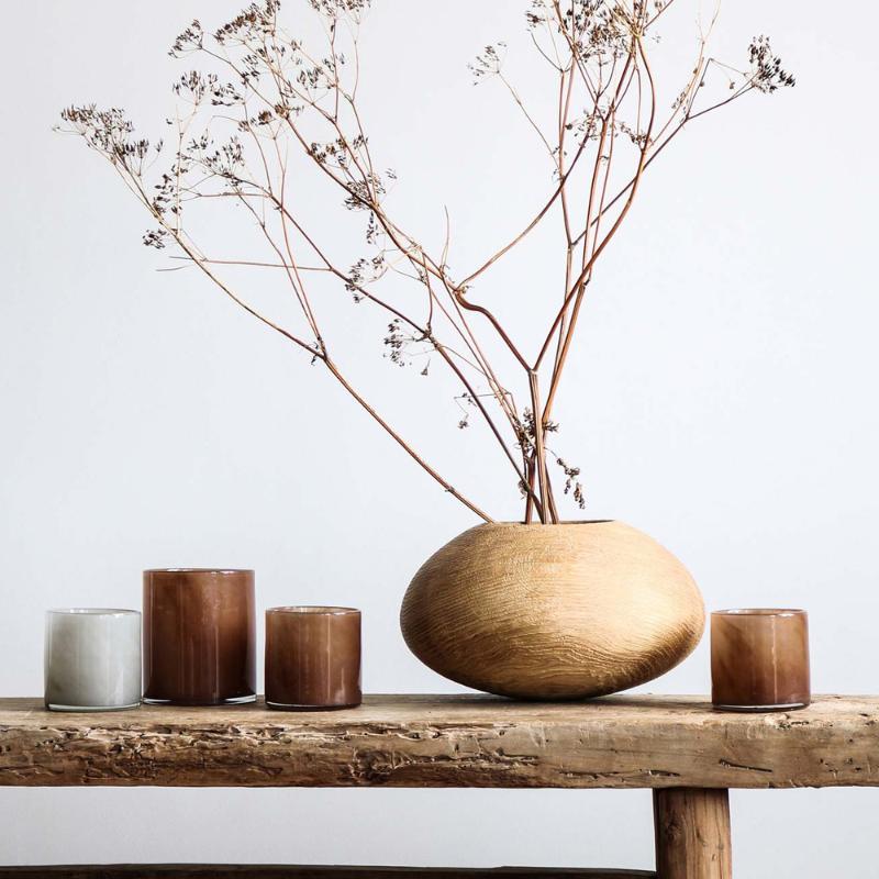 Tell Me More Lyric Ljuslykta 8x8 cm Brown