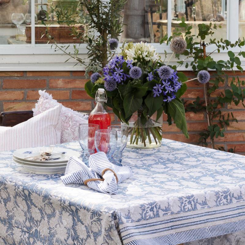 Chamois Waterlily Bordsduk 150x230 cm Marin