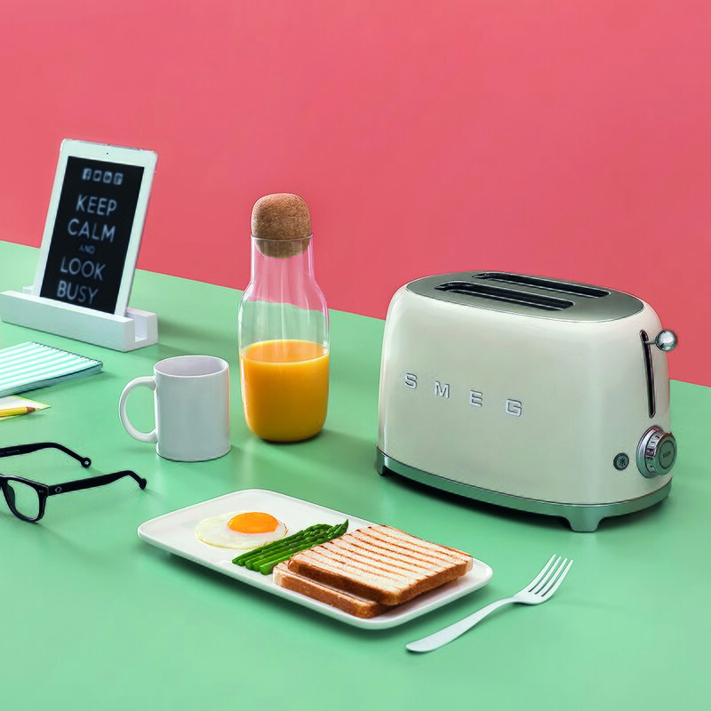 SMEG Brödrost 2 skivor TSF01 Creme