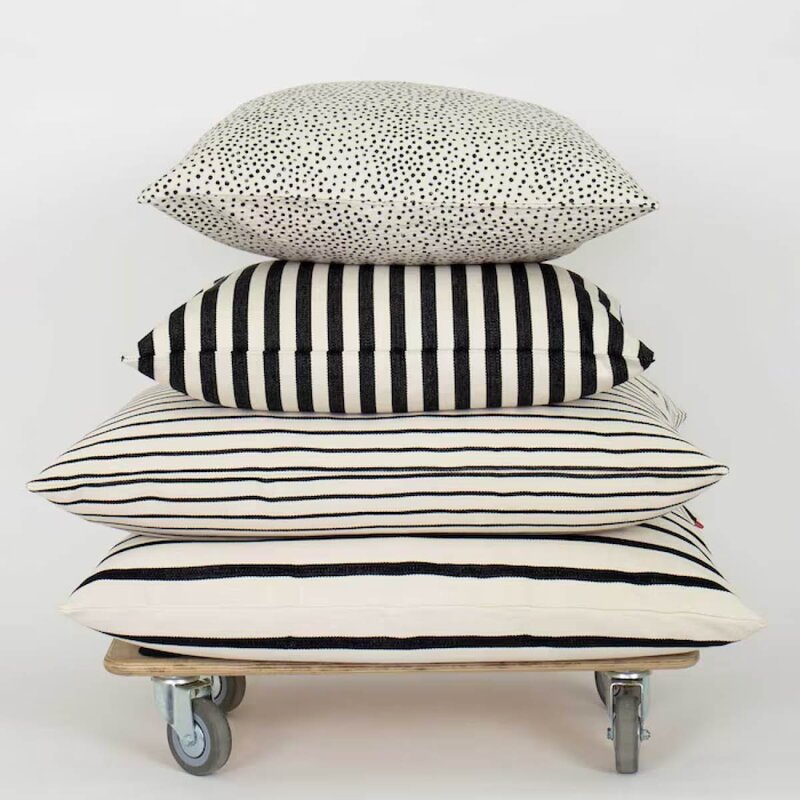 A World of Craft Donia kuddfodral 50x50 cm svart/offwhite