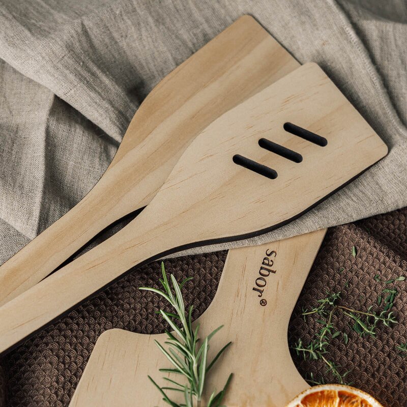 Sabor Trevig stekspade perforerad 30 cm Accoya
