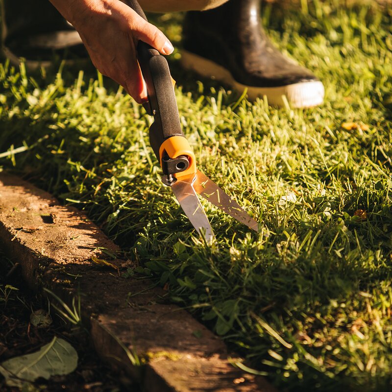 Fiskars Servo-system grässax GS42 32,2 cm svart