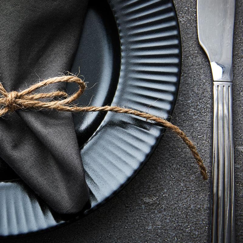 Aida Groovy Tallrik 27 cm Svart