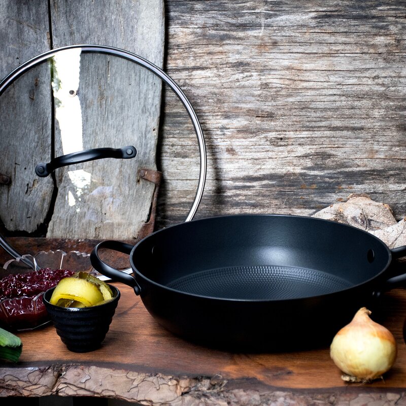 Satake Gjutjärnskastrull med Honeycomb keramisk beläggning och glaslock 26 cm