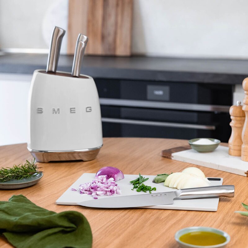 SMEG knivblock med 6 knivar KBSF02 vit