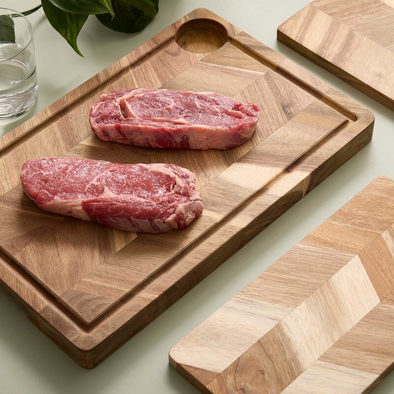 Aida Design skärbräda med saftspår 40x26x3 cm akacia