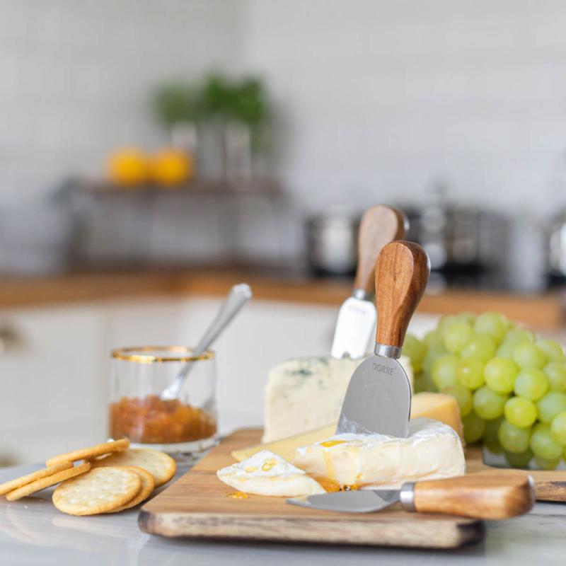 Dorre Ostbricka med ostverktyg 29 cm Akaciaträ