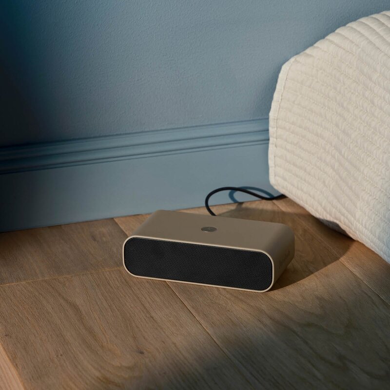 Kreafunk Wakie väckarklocka med Wake-up light och Qi 16x8x4,5 cm ivory sand