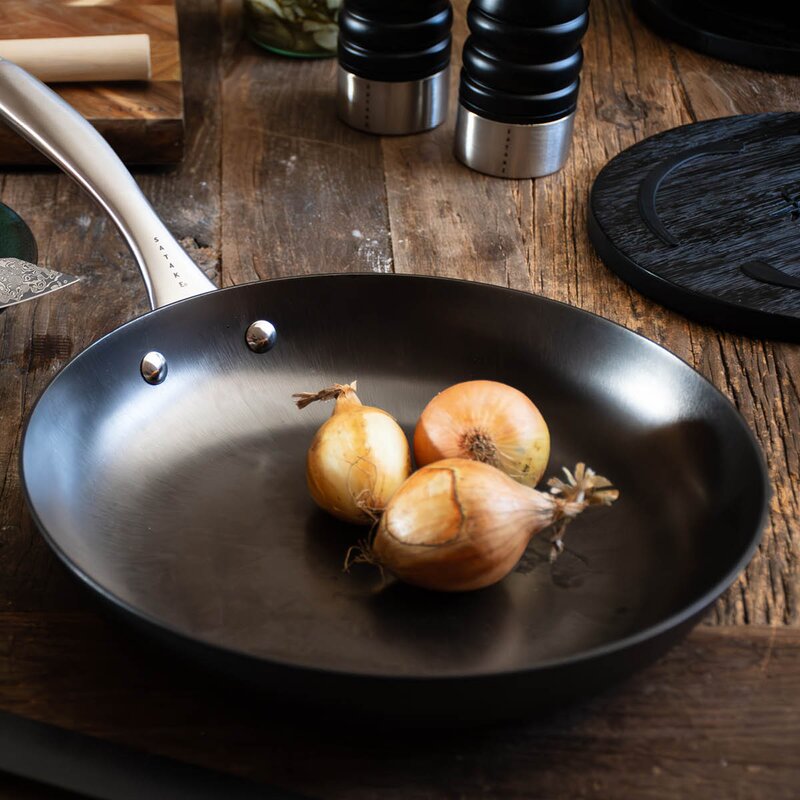 Satake Pure Pan stekpanna 28 cm gjutjärn nitrering