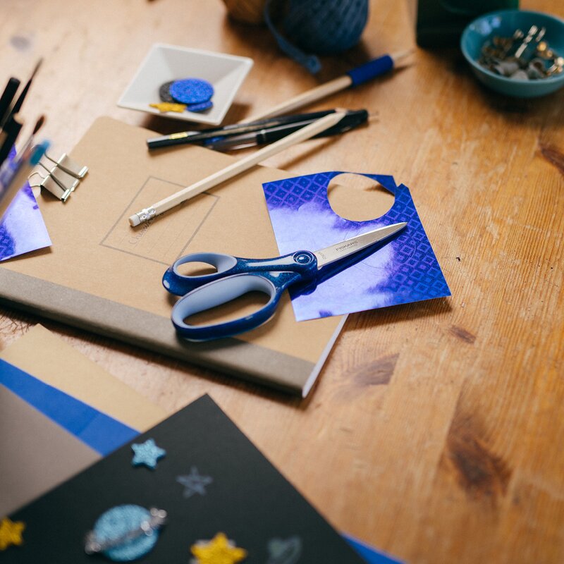 Fiskars Skolsax vänster 12+ år 18 cm glitter blå