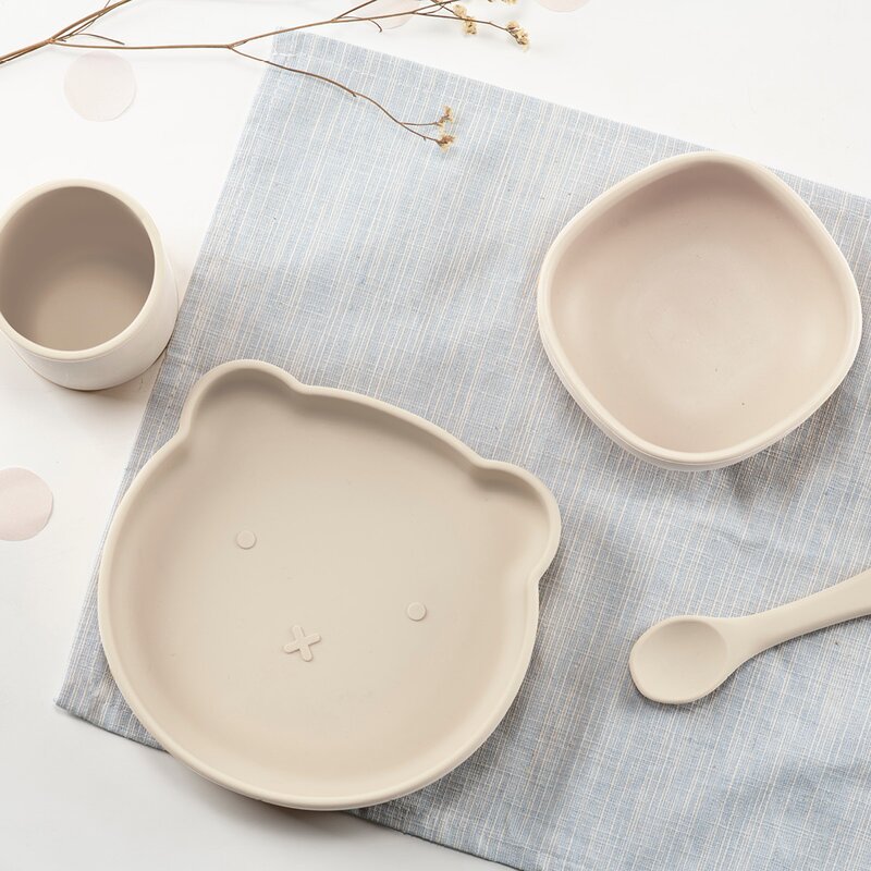 Modern House Chic kids barnservis 4 delar silikon creme