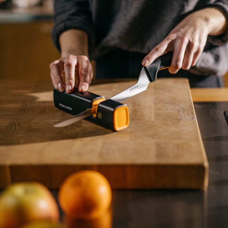 Fiskars Functional Form filékniv 41 cm svart/rostfritt stål
