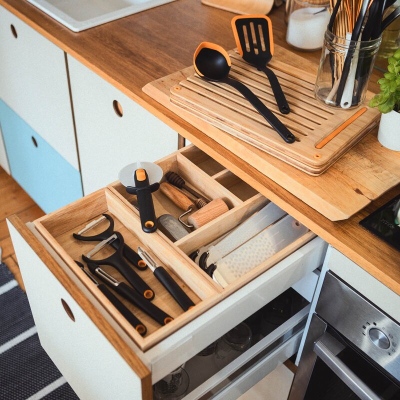 Fiskars Functional Form grönsaksskalare Y-form 23 cm svart/rostfritt stål