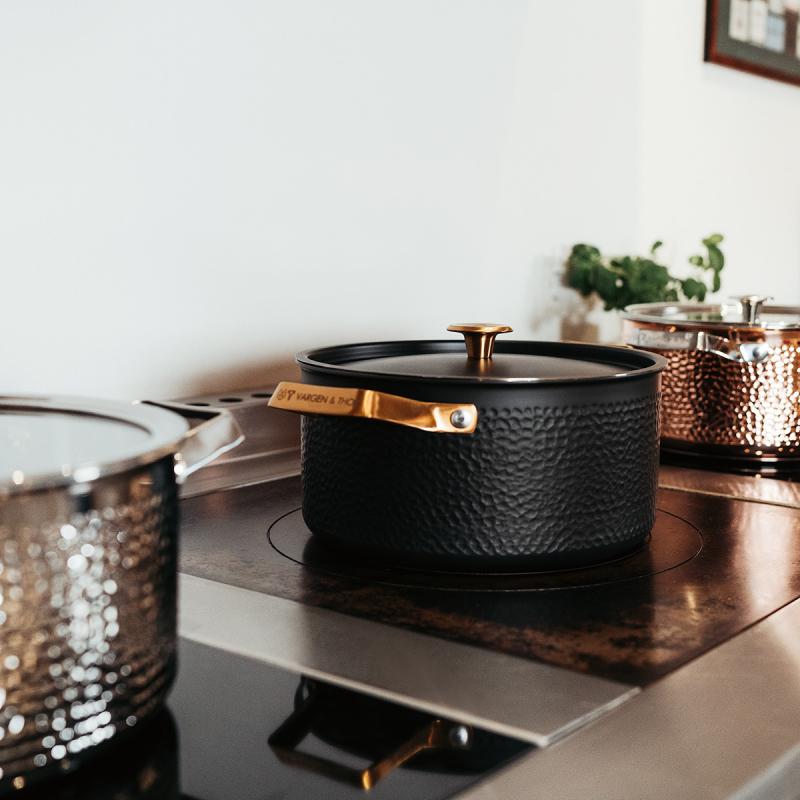 Vargen & Thor Arvet Mio kastrull 4 L svart hamrad