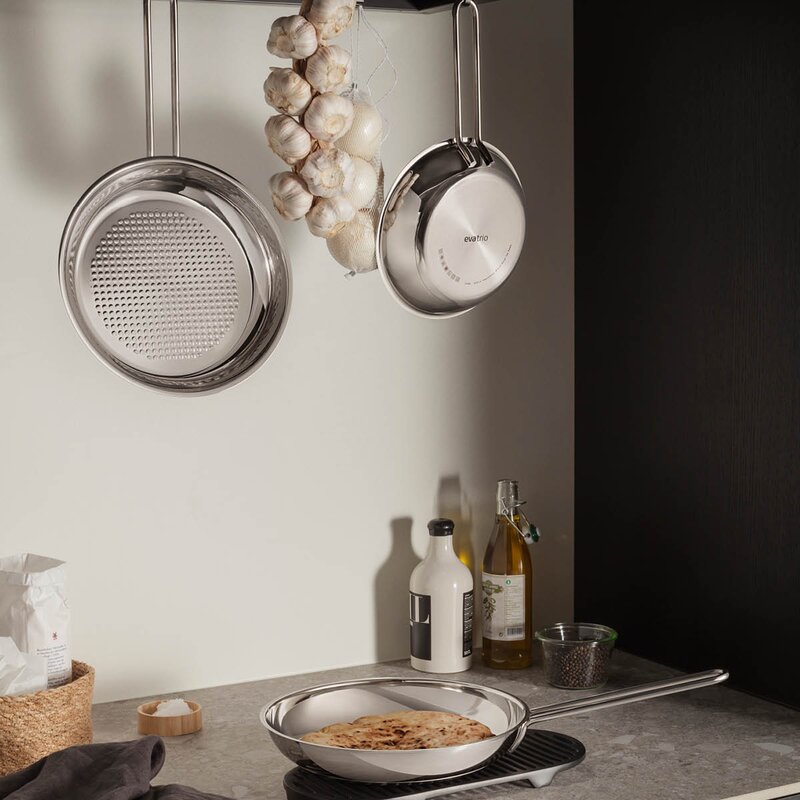 Eva Trio Stainless Steel stekpanna 24+28 cm honeycomb