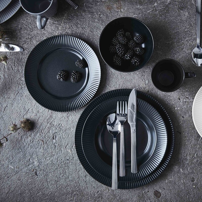 Aida Groovy Tallrik 27 cm Svart