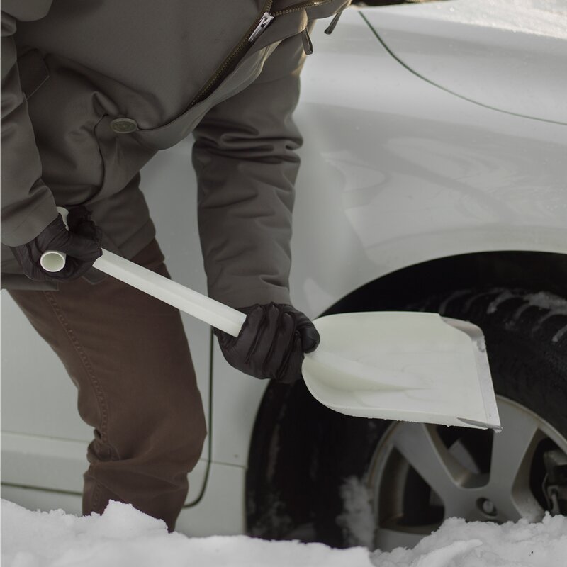 Fiskars SnowXpert™ snöspade 63 cm vit