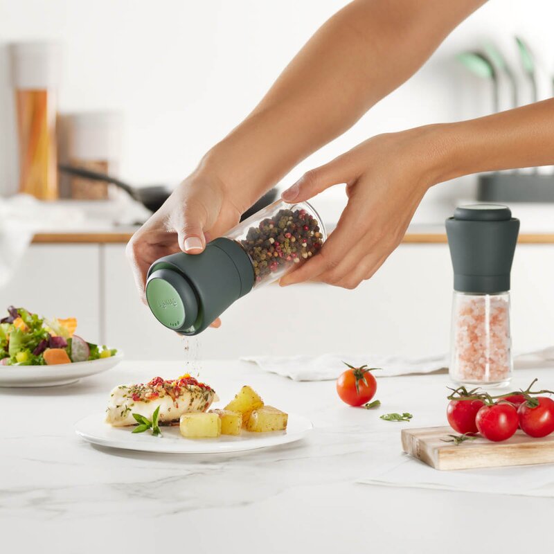 Lékué Saltkvarn och pepparkvarn 15,2 cm 2 delar grå/klar