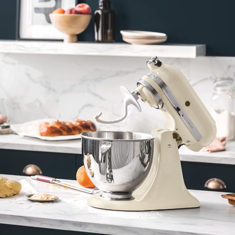 KitchenAid Artisan 5Ksm175Ps Köksmaskin M/Fällbart Drivhuvud 4,8L Almond cream