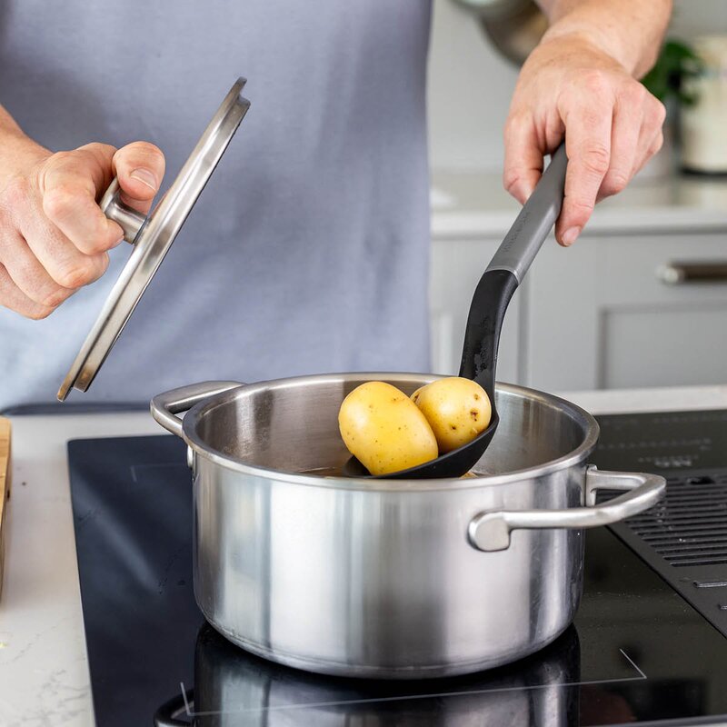 KitchenAid Classic hålslev 34 cm charcoal grey