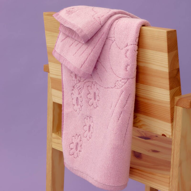 MoominArabia Mumin handduk 30x50 cm Förälskade rosa