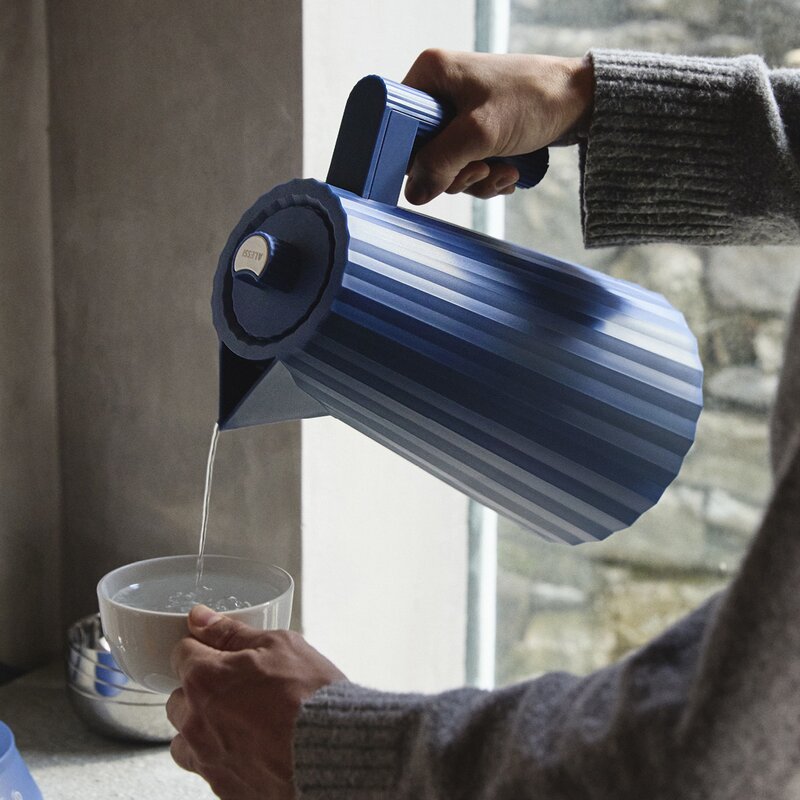 Alessi Plissé vattenkokare 1,7 L 2400W blå
