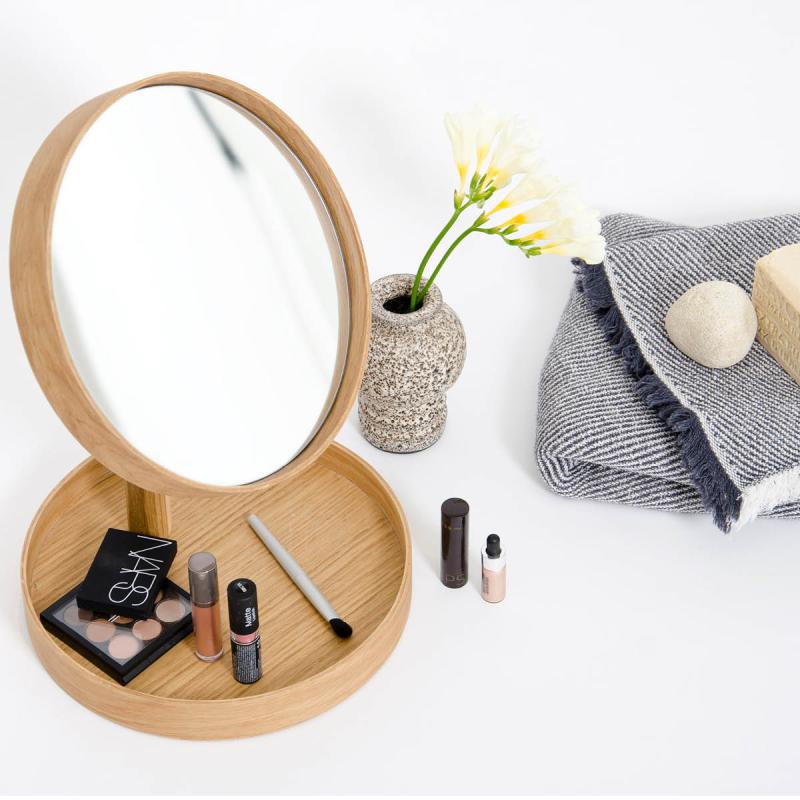 Wireworks Magnify Mirror Bordsspegel med bricka 25 cm Ek