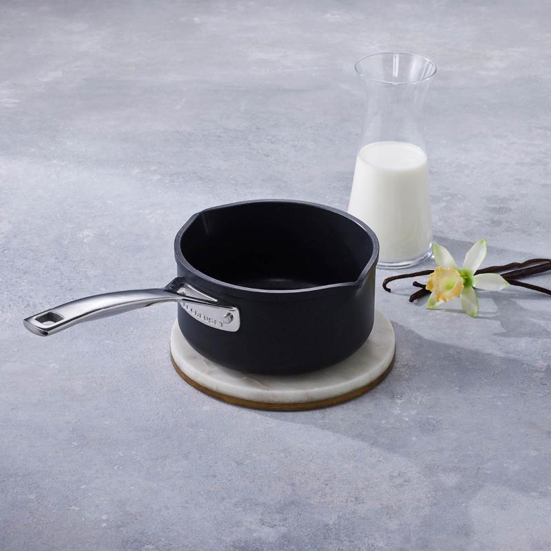 Le Creuset Toughended Non Stick Mjölkkastrull