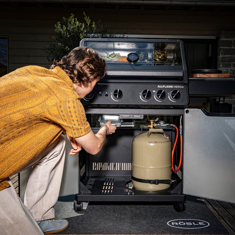 Rösle AllFlame Hero 4 gasolgrill 21000W svart