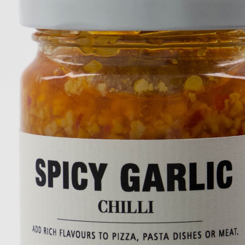 Nicolas Vahé Hackad vitlök i chiliolja 135 g