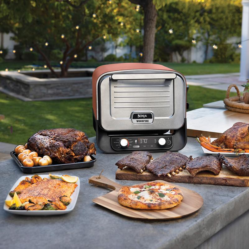 Ninja Woodfire elektrisk ugn för utomhusbruk 2400W