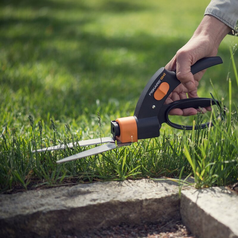 Fiskars Servo-system grässax GS42 32,2 cm svart