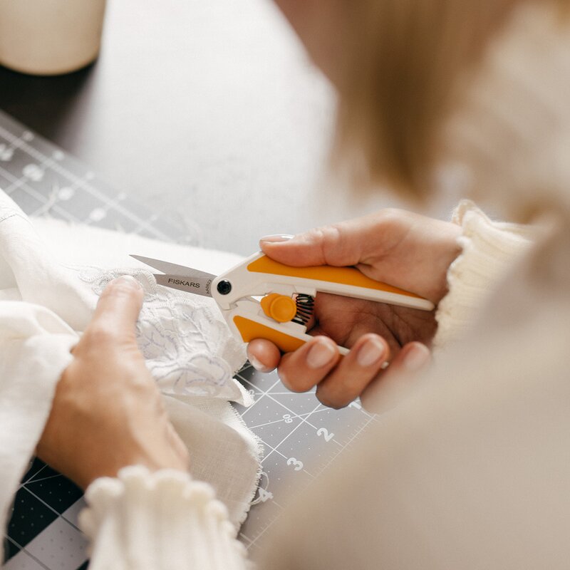 Fiskars EasyAction sysax 15 cm orange/vit