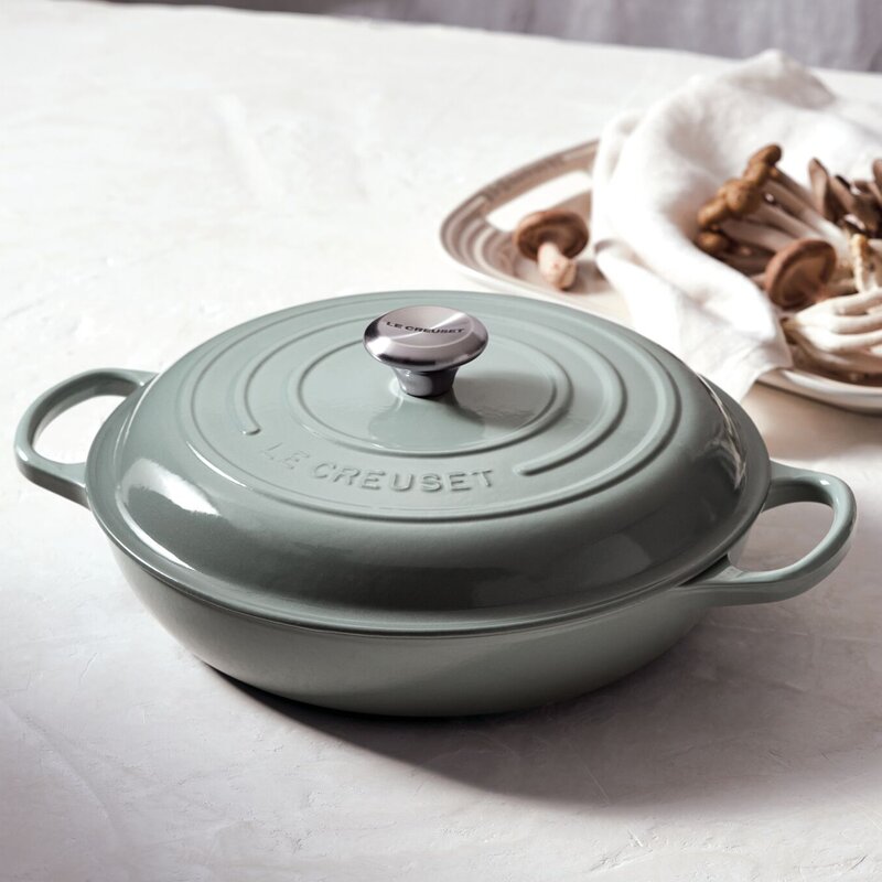 ⚠️【icylittlebear】LE CREUSET Le Creuset Noël Collection Snowflake Braiser in Marseille