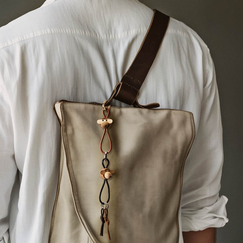 Kay Bojesen Denmark Apa nyckelring 5x3 cm guld/natur/teak/limba