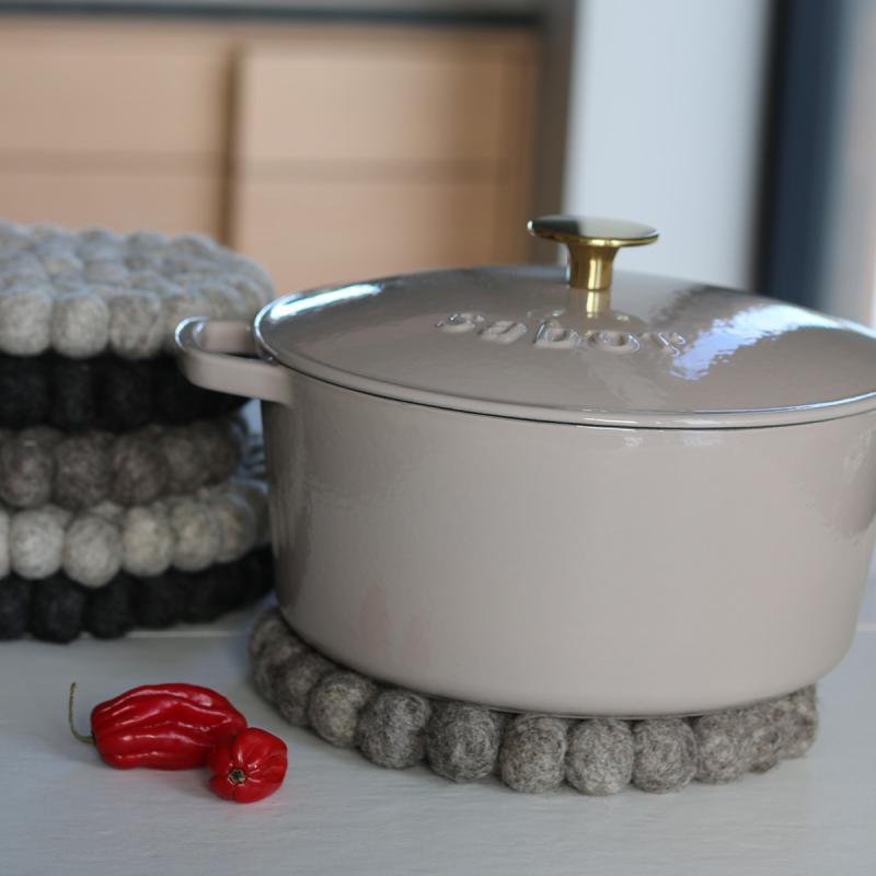 Sabor Hotspot Grytunderlägg ull 21 cm Creme