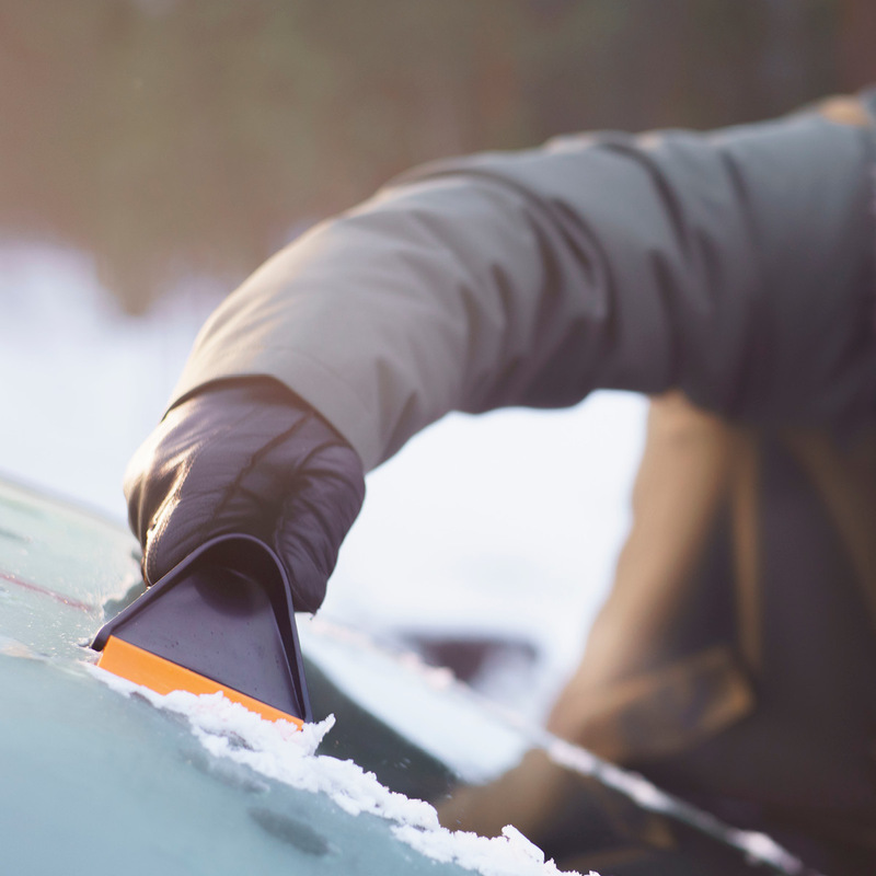 Fiskars Solid™ isskrapa 22 cm svart