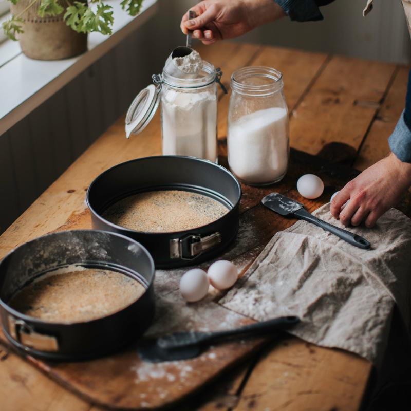 Dorre Karabo Springform 24 cm Kolstål