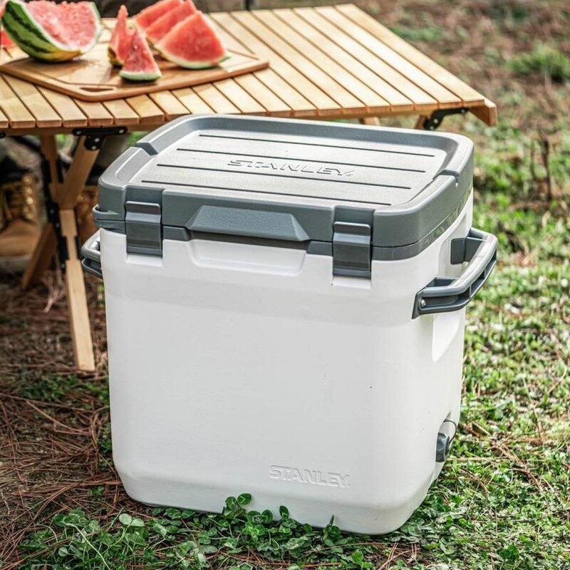Stanley Adventure Kylbox 28L Vit