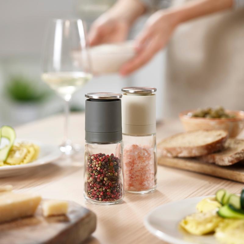 Joseph Joseph SALT & PEPPARKVARN GRÅ Grå/Klar