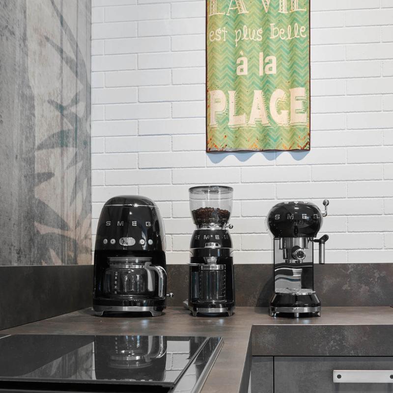 SMEG, kaffebryggare DCF02 1,2l svart