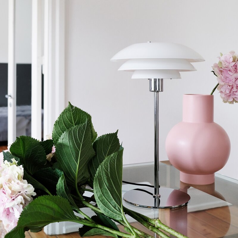 Dyberg Larsen, DL31 bordslampa 50 cm opal/krom - Kitch'n