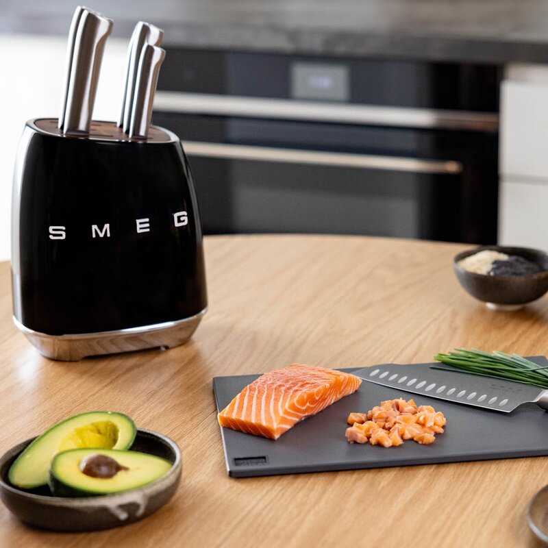 SMEG knivblock med 6 knivar KBSF02 svart