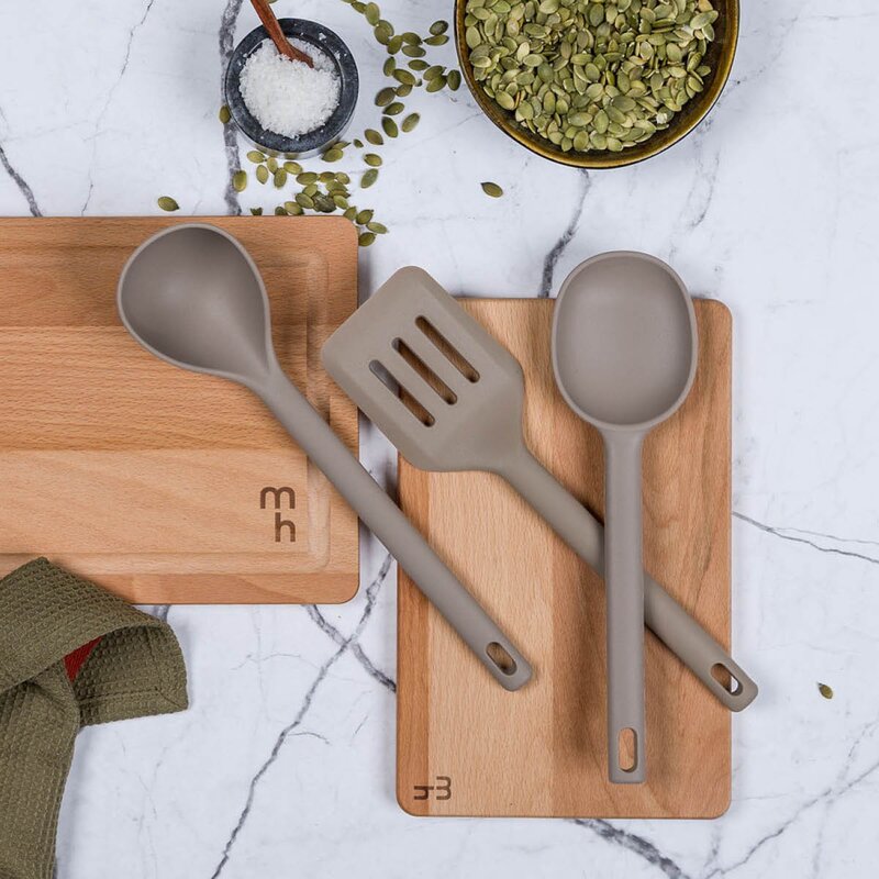 Modern House Kitchen Things soppslev 30 cm grå