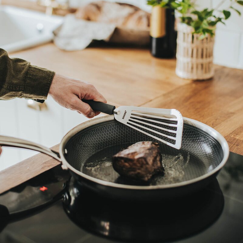 Dorre Saira stekspade 33 cm rostfritt stål