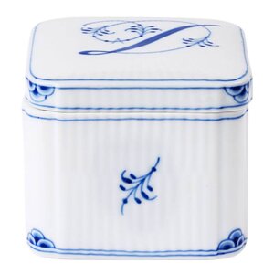 Royal Copenhagen Alphabet Collection fyrkantig bonbonjär D 13 cl