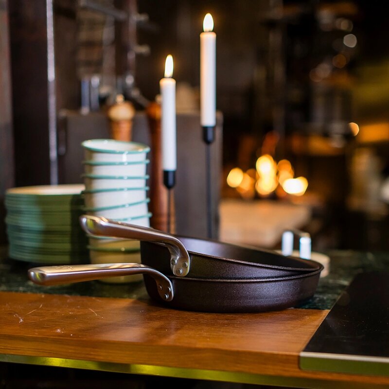 Kockums Jernverk Stekpanna med ergonomiskt handtag 28 cm kolstål