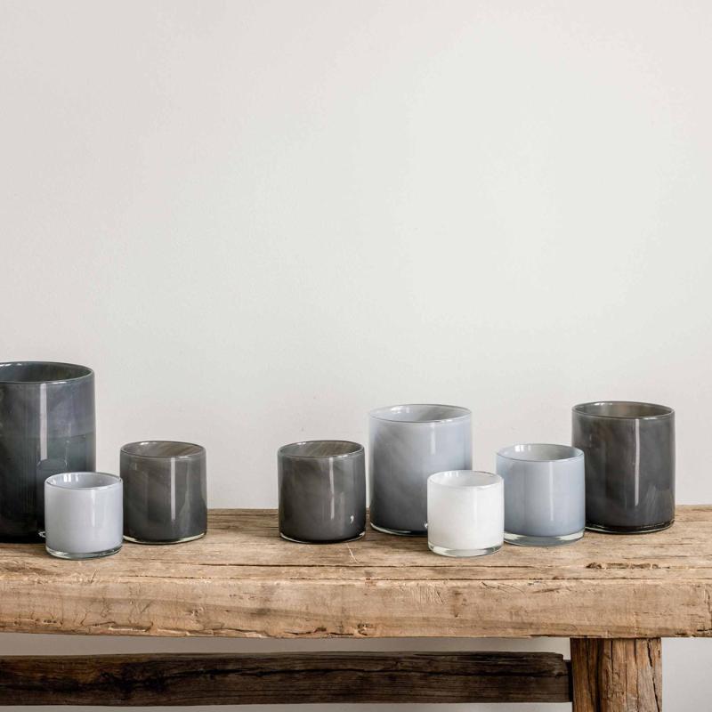 Tell Me More Lyric Ljuslykta 8x8 cm Dark Grey