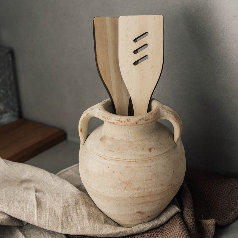 Sabor Trevig stekspade perforerad 30 cm Accoya