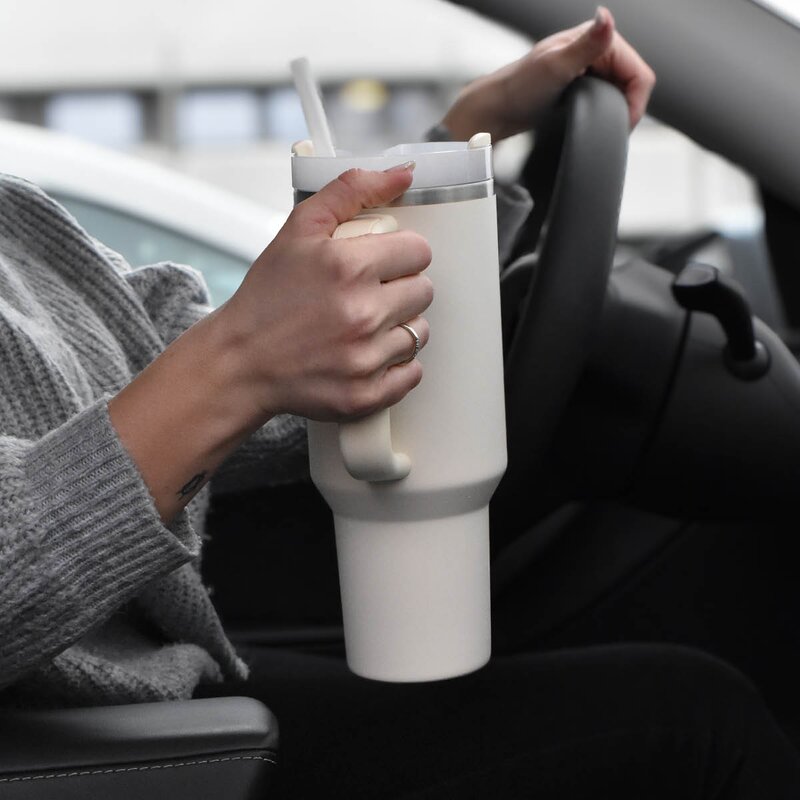 Stanley Quencher Tumbler 1,18 L cream